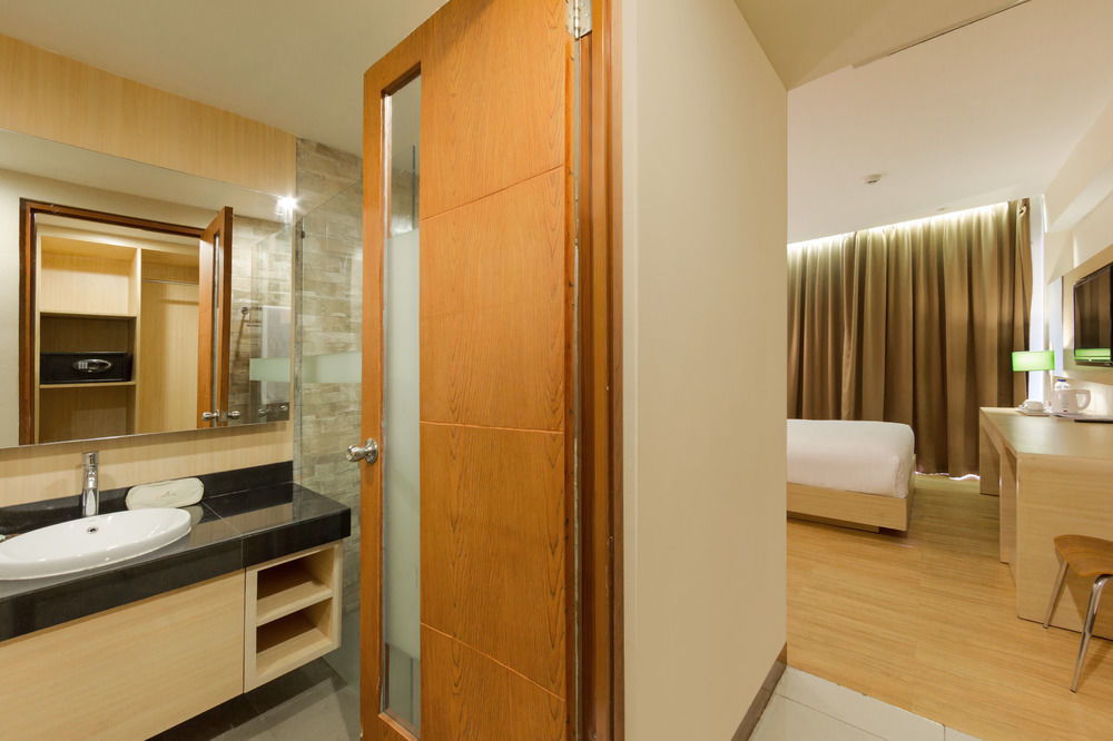 Vihan Suites Bali Kuta Lombok Exteriör bild