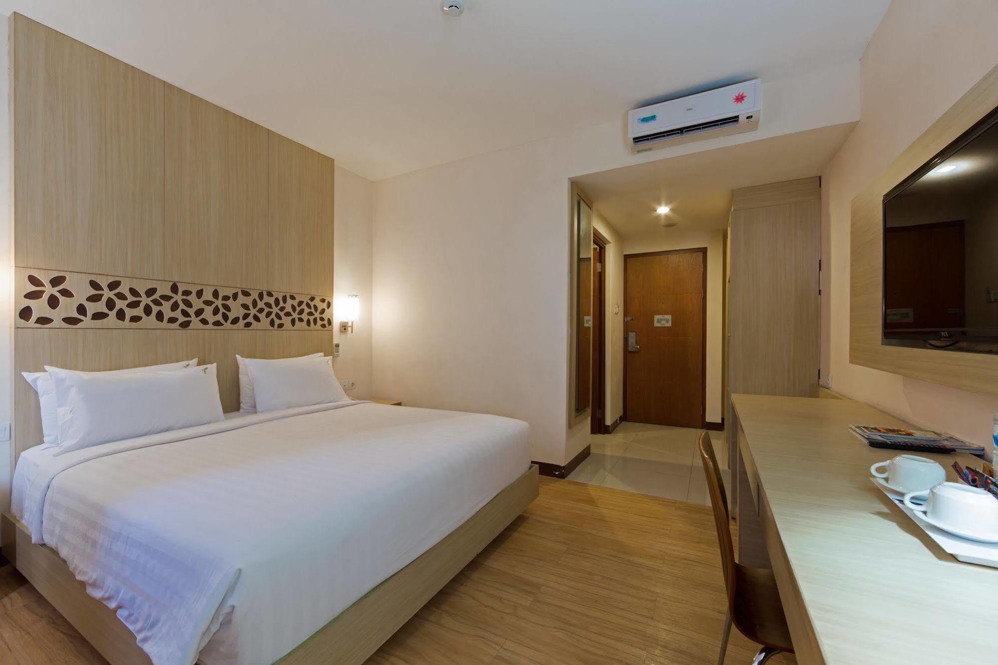 Vihan Suites Bali Kuta Lombok Exteriör bild