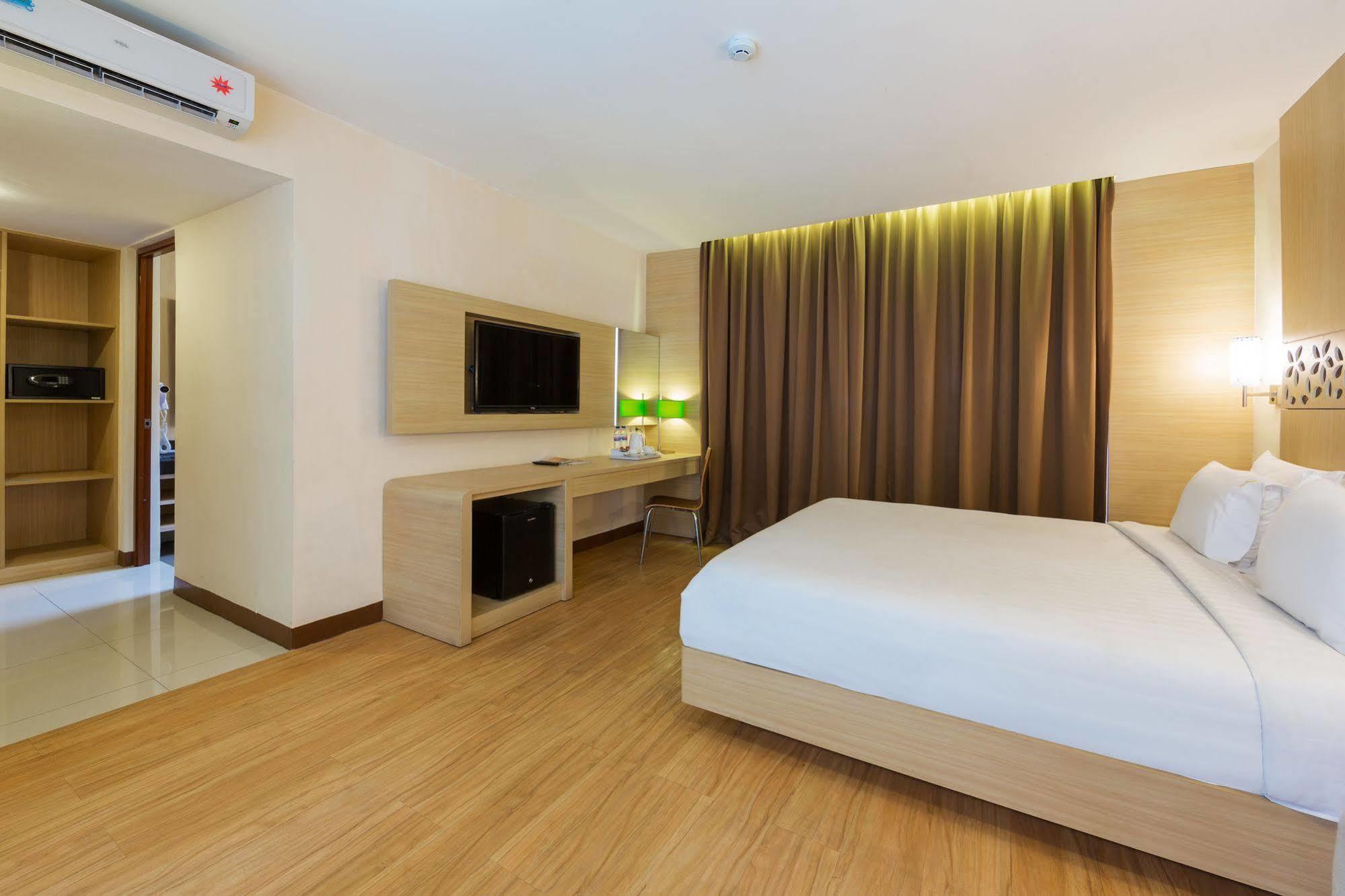 Vihan Suites Bali Kuta Lombok Exteriör bild