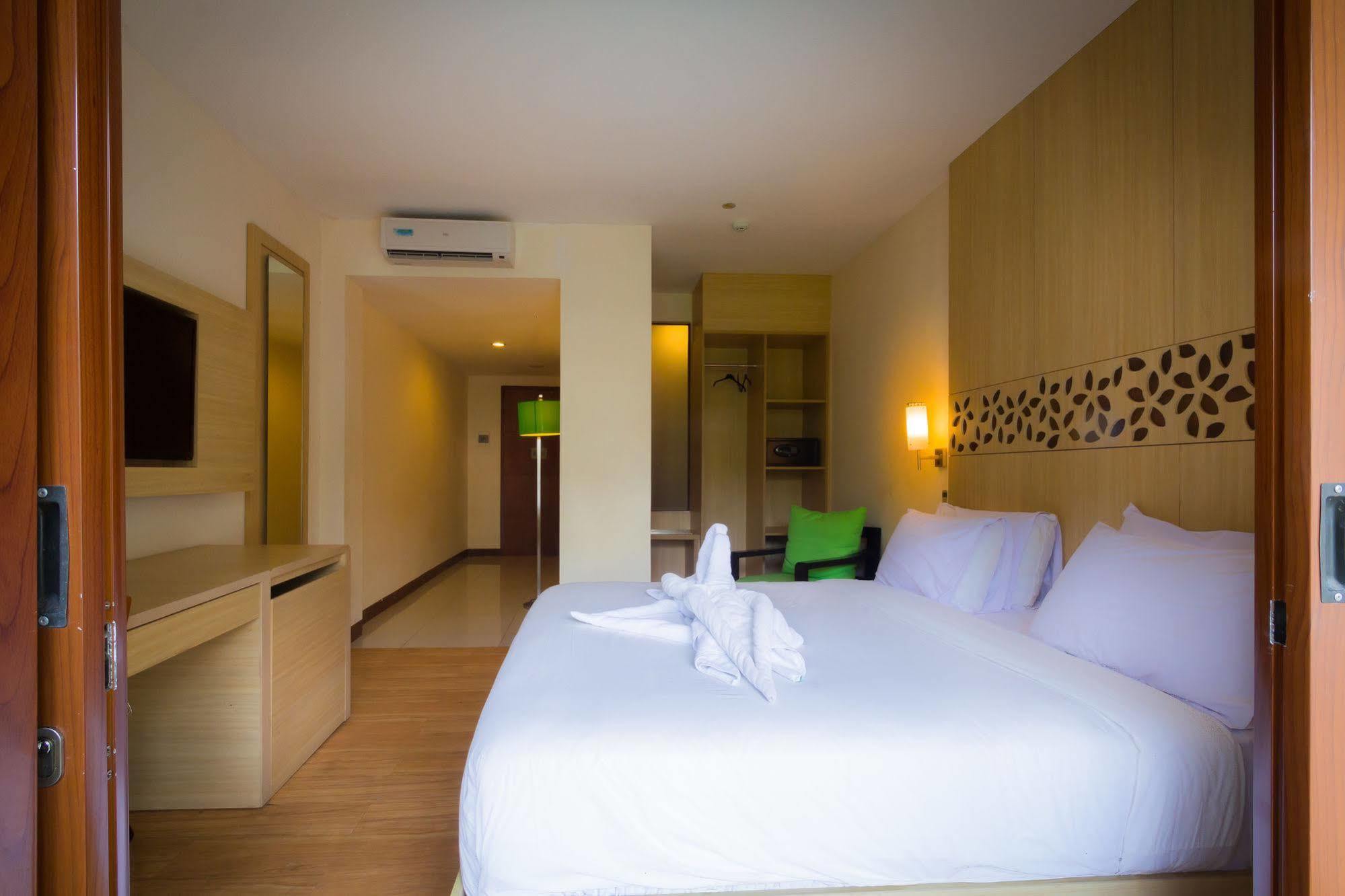 Vihan Suites Bali Kuta Lombok Exteriör bild